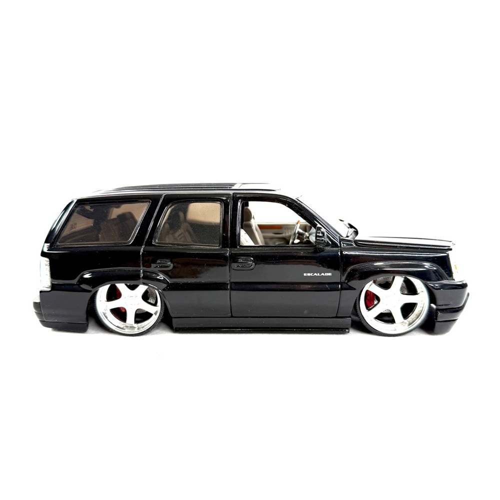 Jada Toys Big Ballers Dub City 2002 Black Cadillac Escalade 1/24 EU Doors Open